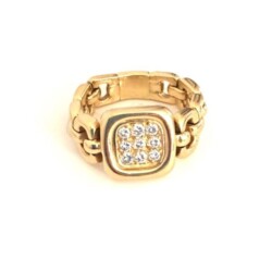 Elegant gold chain link ring featuring a square face set with multiple sparkling diamonds, perfect for jewelry collectors and enthusiasts. This luxurious piece combines classic design with modern elegance, ideal for both everyday wear and special occ. Rings