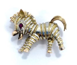 #image_title Pins Broches