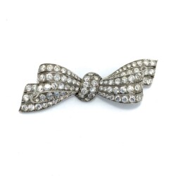#image_title Pins Broches