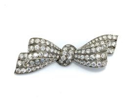 #image_title Pins Broches